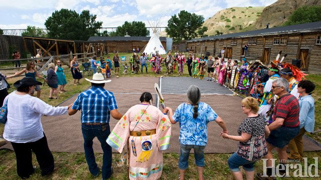 First Nations dance on display during #NationalAboriginalDay celebration at Fort Whoop-Up @GaltMuseum #yql