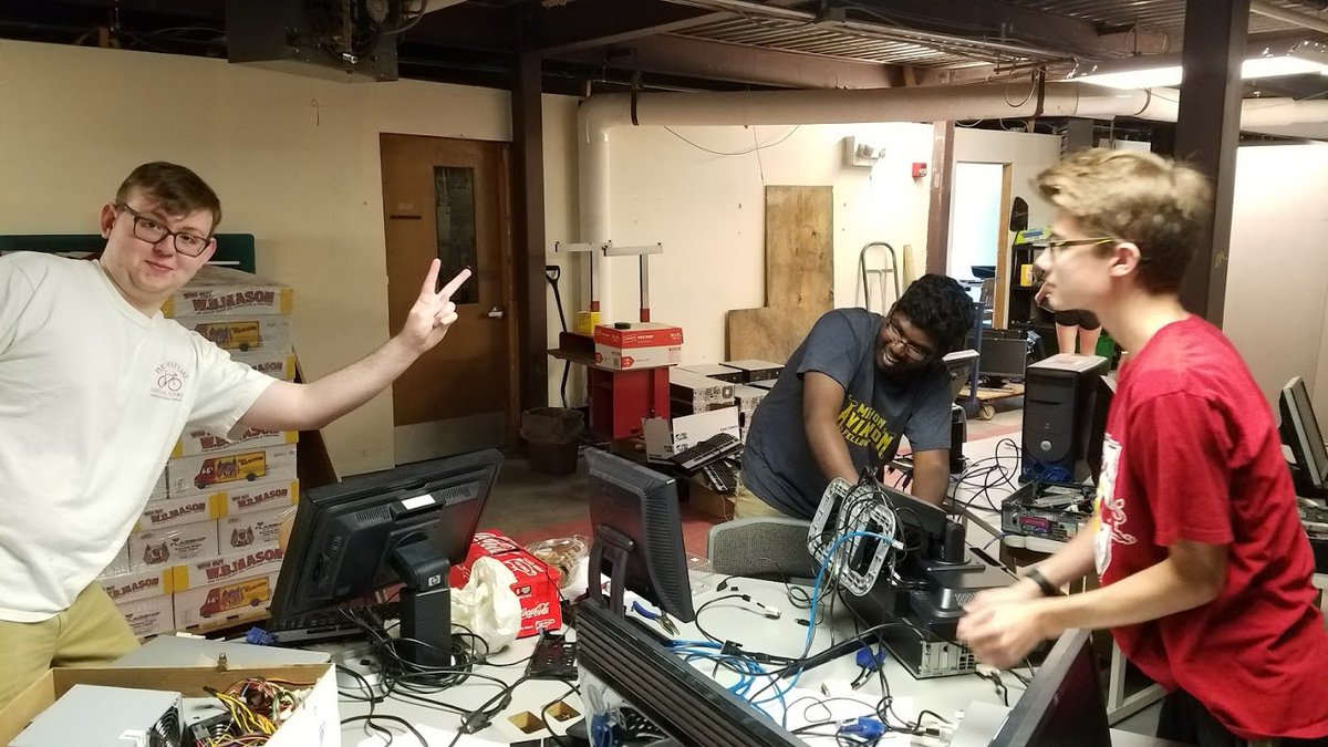 FLOSSDesktops's tweet photo. Full day of prepping &amp; inventorying another donation of 50 computers from @SchodackCSD w/volunteers from @SienaCollege and @NorthColonieCSD https://t.co/LURWv3vsY8
