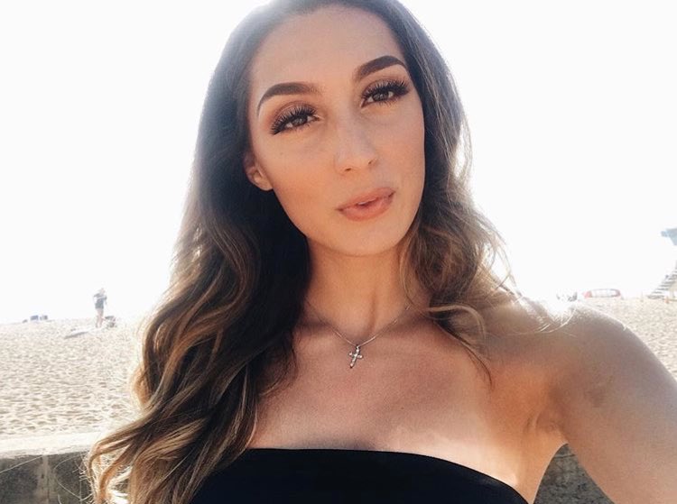 A little late but Happy 20th birthday to our stunning sister @aleksandrahussain --hope your golden birthday was all you dreamed of!!✨🌞💛aoe