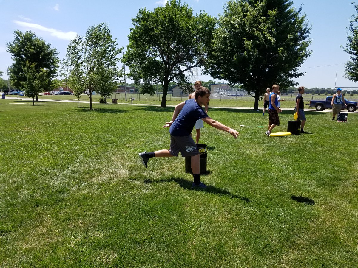AGBluejayFball's tweet photo. 40+ players at Unity BBQ/KanJam Tourney! Thanks Kitrells for yard, Thanks @FCAag for Burgers/Dogs. 95 degrees didn't hold us down! #family https://t.co/I6ZcdkYtRh