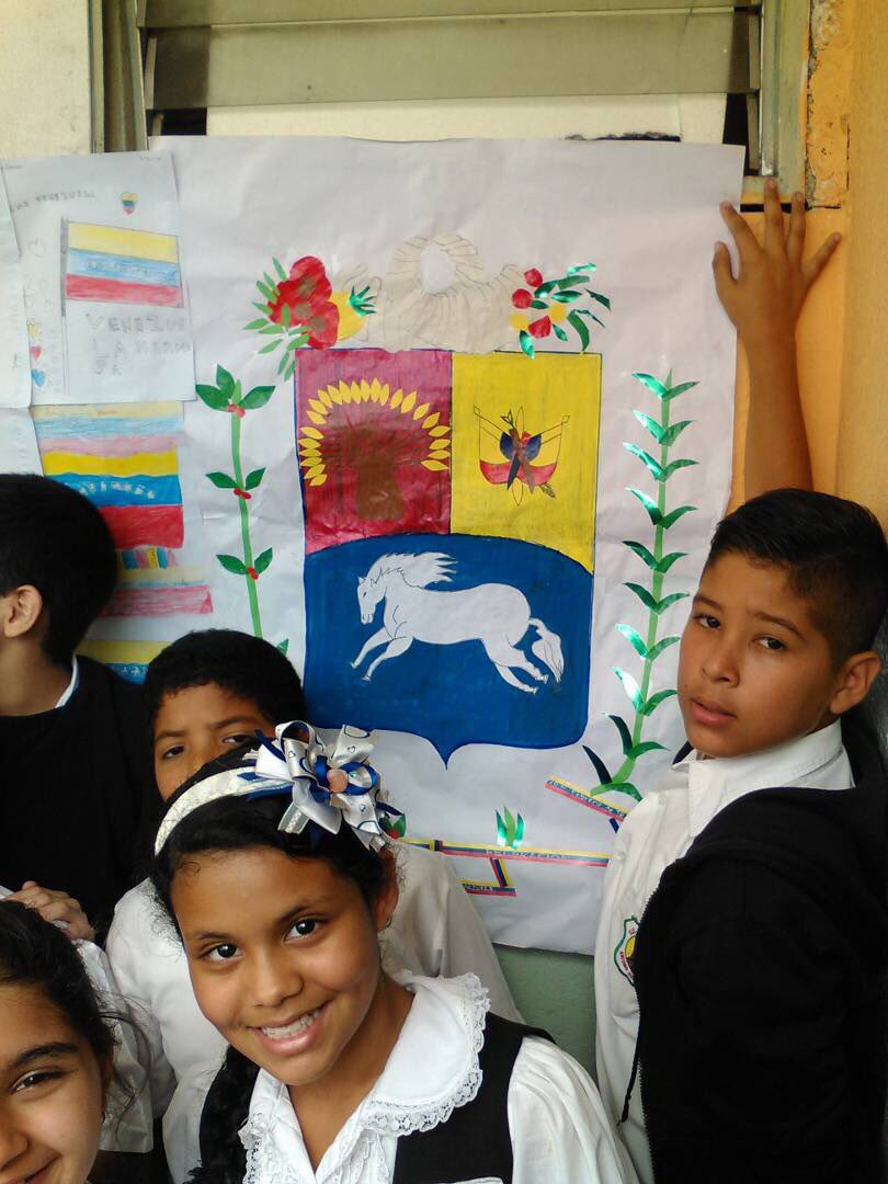 carcast02's tweet photo. #EducaciónDePaz | No dejemos que les roben la alegría a nuestros niños y niñas. ¡No nos dejemos robar la alegría, cuidémosla! https://t.co/RytkhW7srE