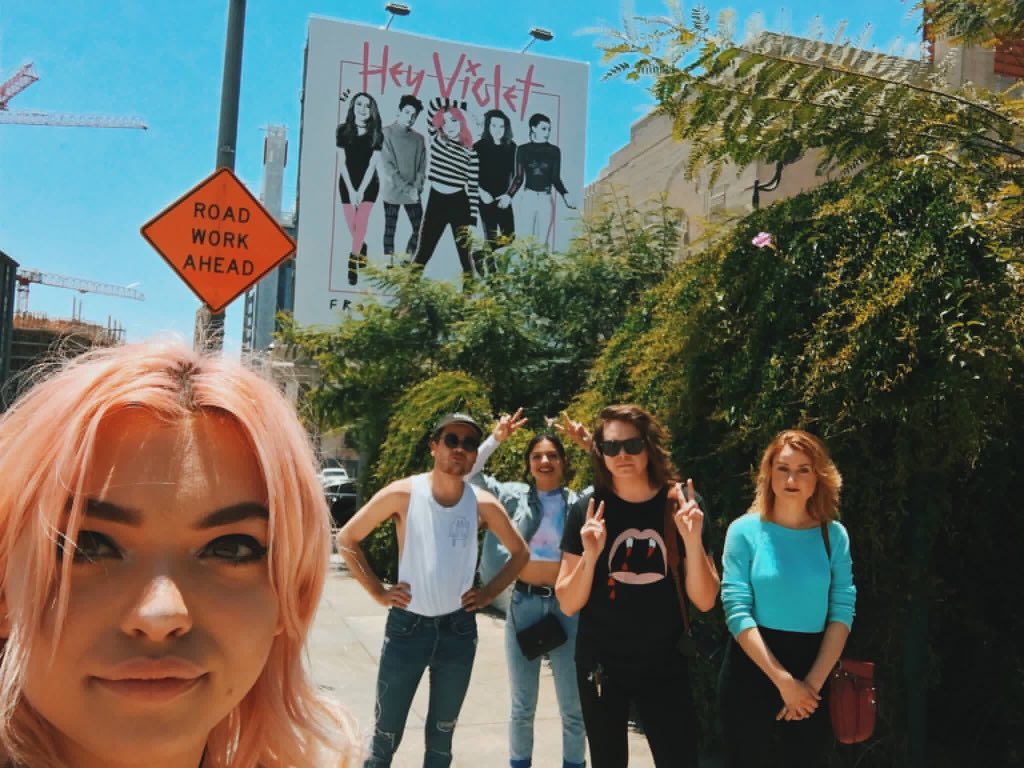 UltraVotingHQ's tweet photo. Vote @HeyViolet for #TeenChoice  #ChoiceSongGroup https://t.co/tw3vEBQDA9