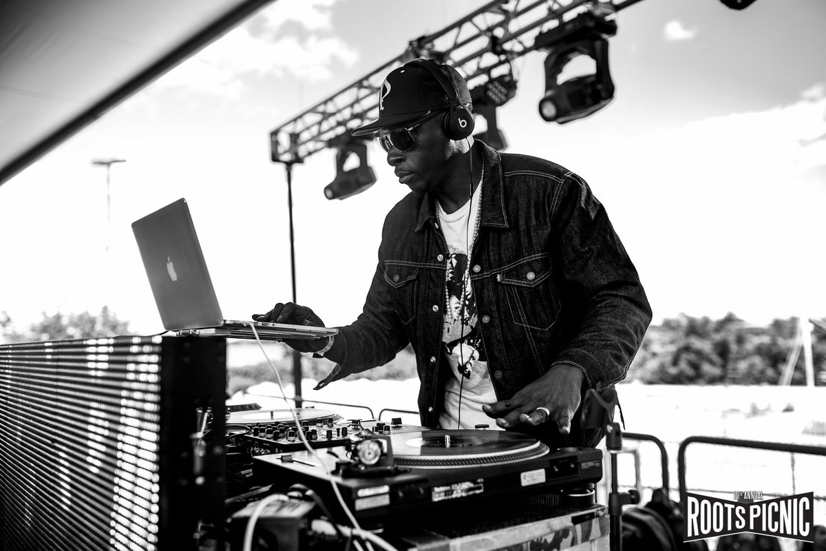 rootspicnic's tweet photo. Join us in wishing a Happy Birthday to our guy @PeteRock! #RootPicnic 💥🎉 https://t.co/Bdzo6bX10a
