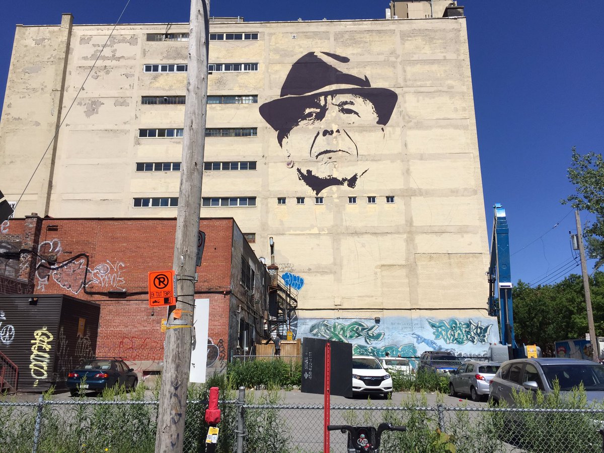 The Leonard Cohen mural in the Plateau is starting to take shape! https://t.co/yqNRobnZxb