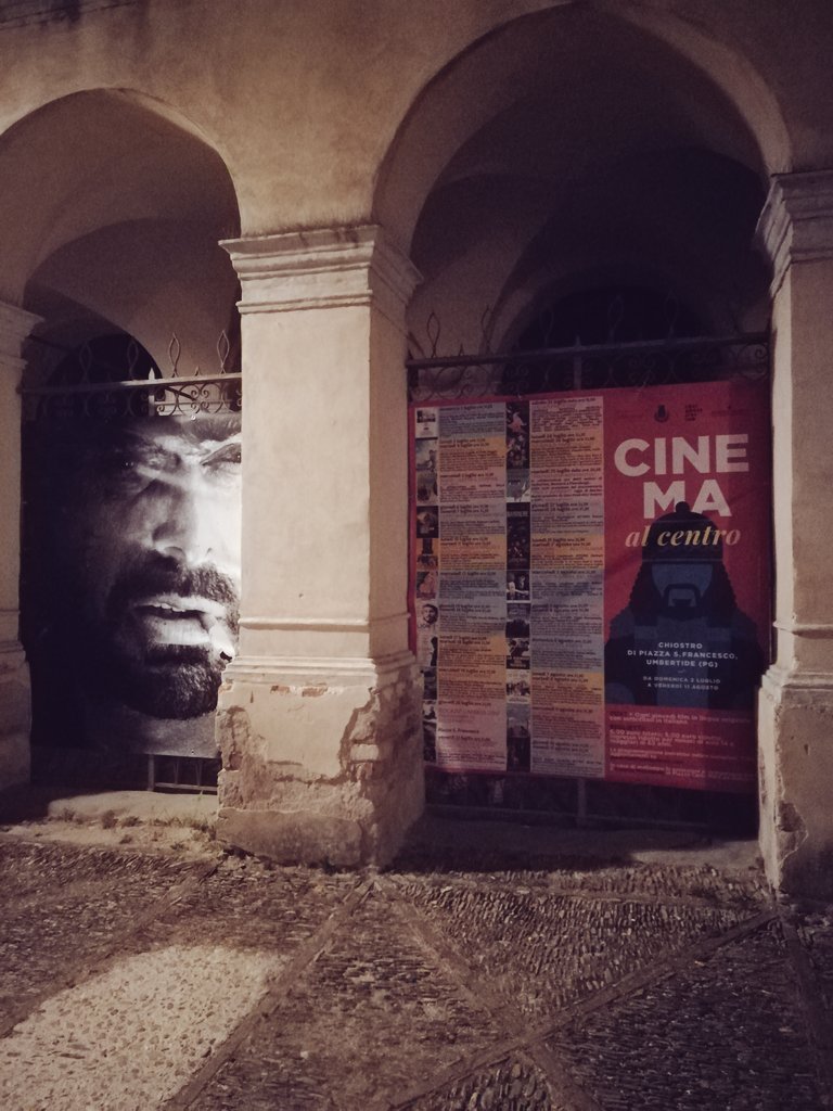 Cinema al centro al Chiostro di Piazza San Francesco dal 2 luglio all'11 agosto #umbertide #cinema 
fabbricamoderna.com