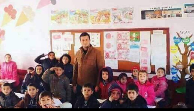 ikoncuk's tweet photo. Eli kanlı katiller kaçırdıkları Öğretmenimiz Necmettin Yılmaz'ı şehit ettiler.Eliniz kurusun, ocağınız sönsün, inşallah.Mekanı cennet olsun. https://t.co/Acw5J0j0cu