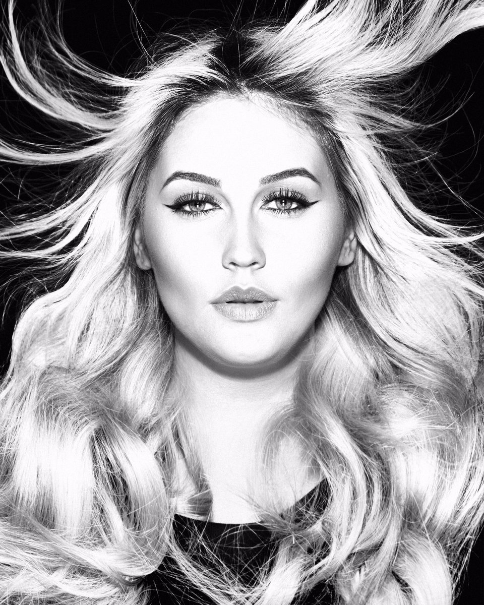 AshleyJGamble's tweet image. The Gamble new power duo #TeamGamble #colourist #stylist