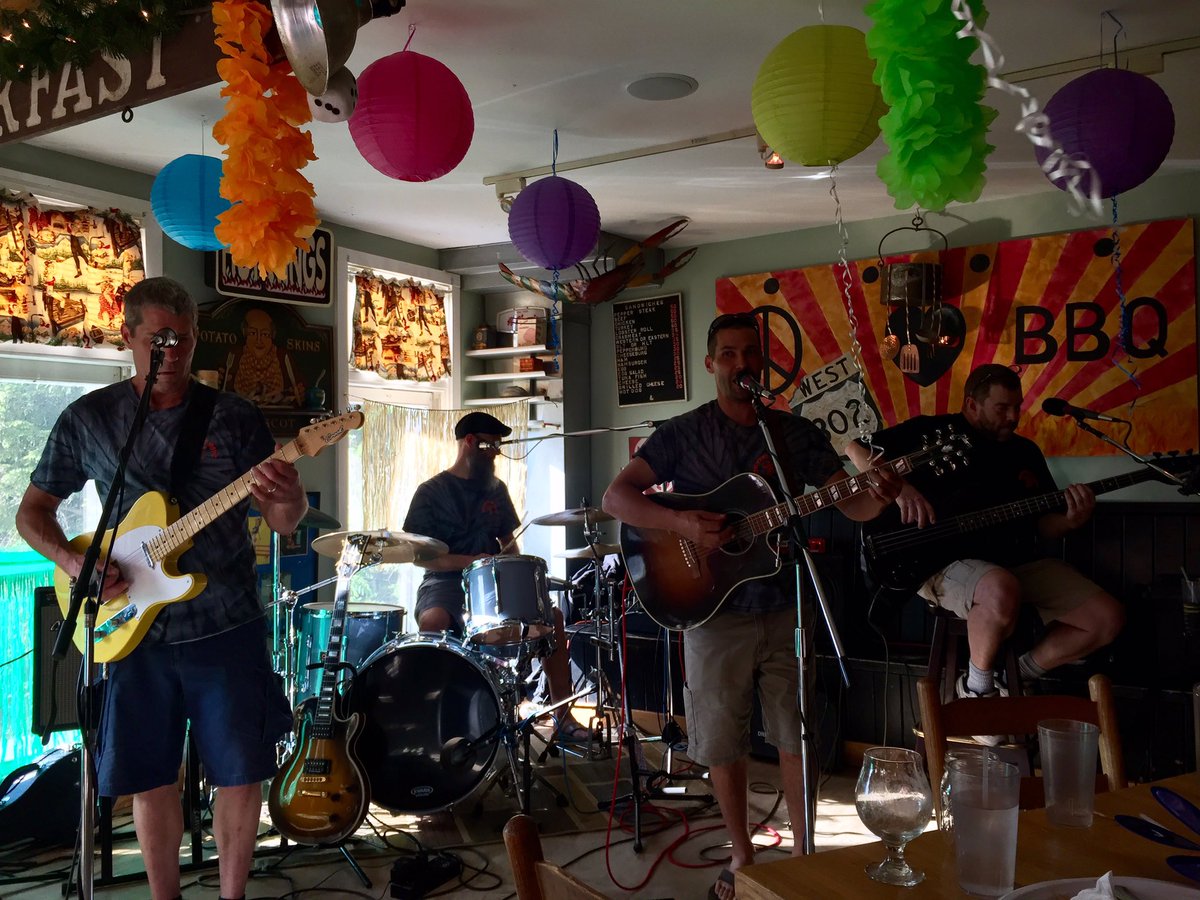 The Smokehouse Boys are killing it at <a href="/302West/">302 West Smokehouse </a> celebrating the first official day of summer!! ☀️🍻😎