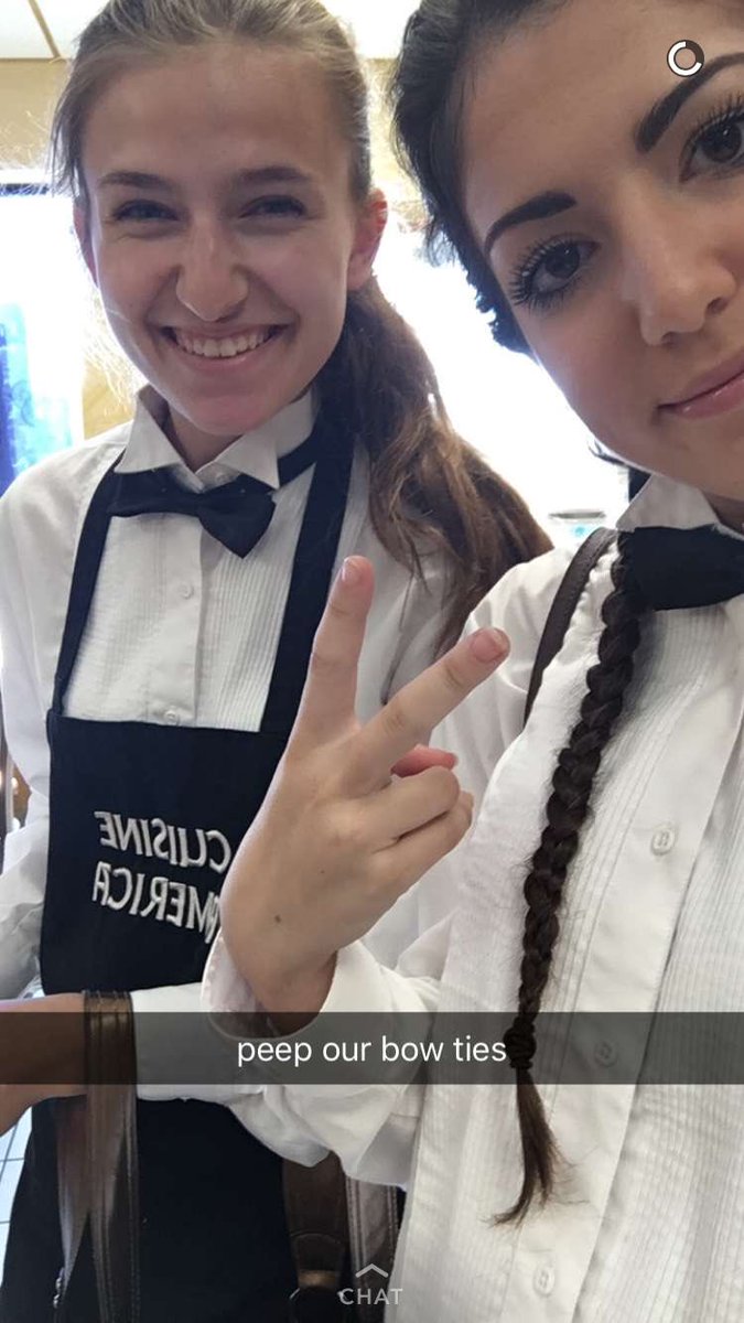 jamo218's tweet photo. Happy birthday @sofiamari6 i love you so much! You are such a great friend and coworker I hope today was as amazing as you are😘🎉🎁 https://t.co/IjYytQHaBE