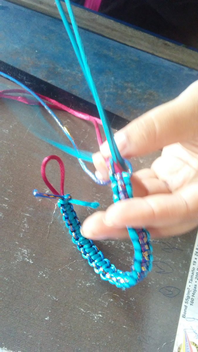 gerogramanzno's tweet photo. Modelos de pulseras ... Recrear con manualidades también es importante para nuestros AM @Inass_GeroAldea @salainass @INASSLARA1 https://t.co/MzcvmCn4hr