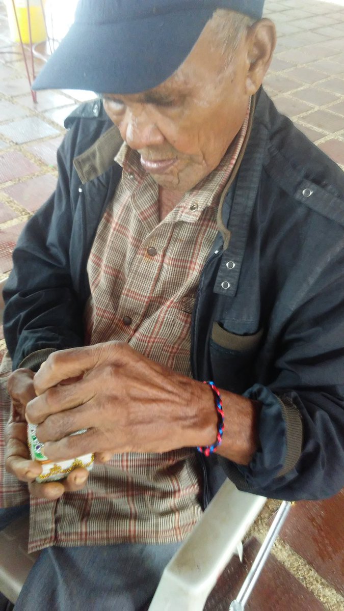 gerogramanzno's tweet photo. El abuelo pastor también realizo su pulsera y lo diseño a su gusto @Inass_GeroAldea @salainass @INASSLARA1 https://t.co/bqJ5s3lJS5