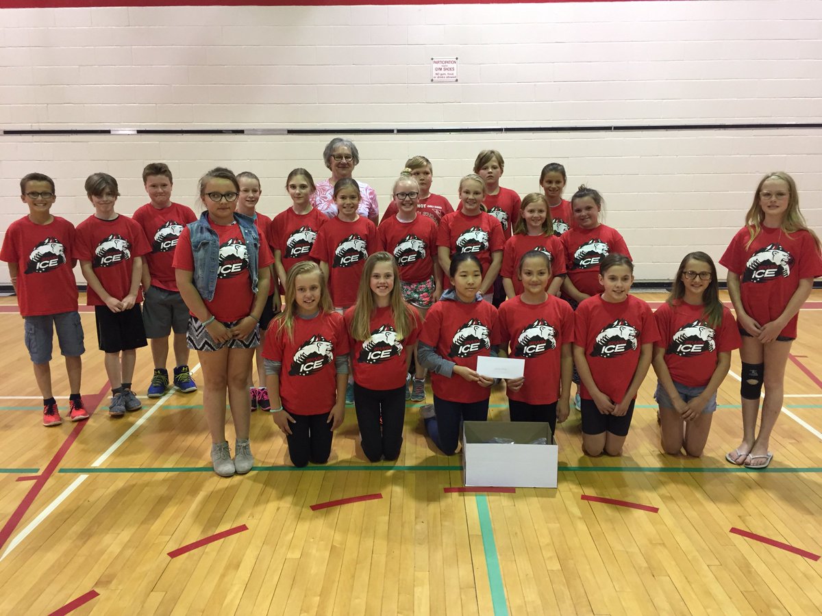 Youth supporting youth!  @ChinookSD O.M.Irwin K Kidz held a bake sale to raise funds for Dorie's House. Second major donation this ye, Thx!