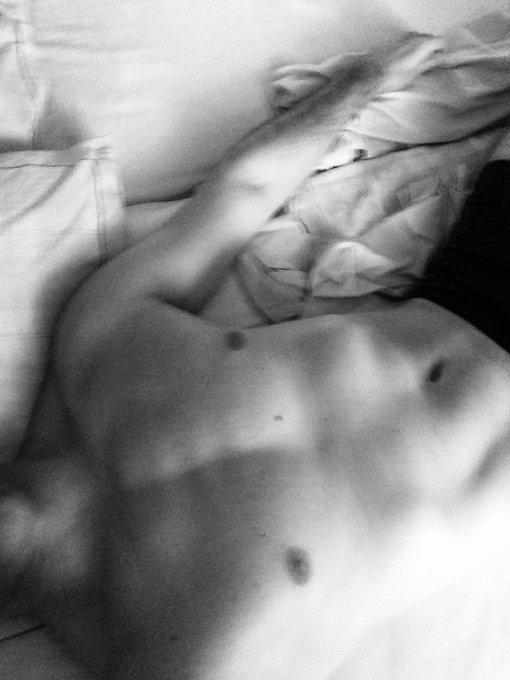 Even lekker relaxen! Wat vinden jullie? https://t.co/25sAs0DSKt<a href="/tag/pornstar"class="tags"><span>#pornstar</span></a>