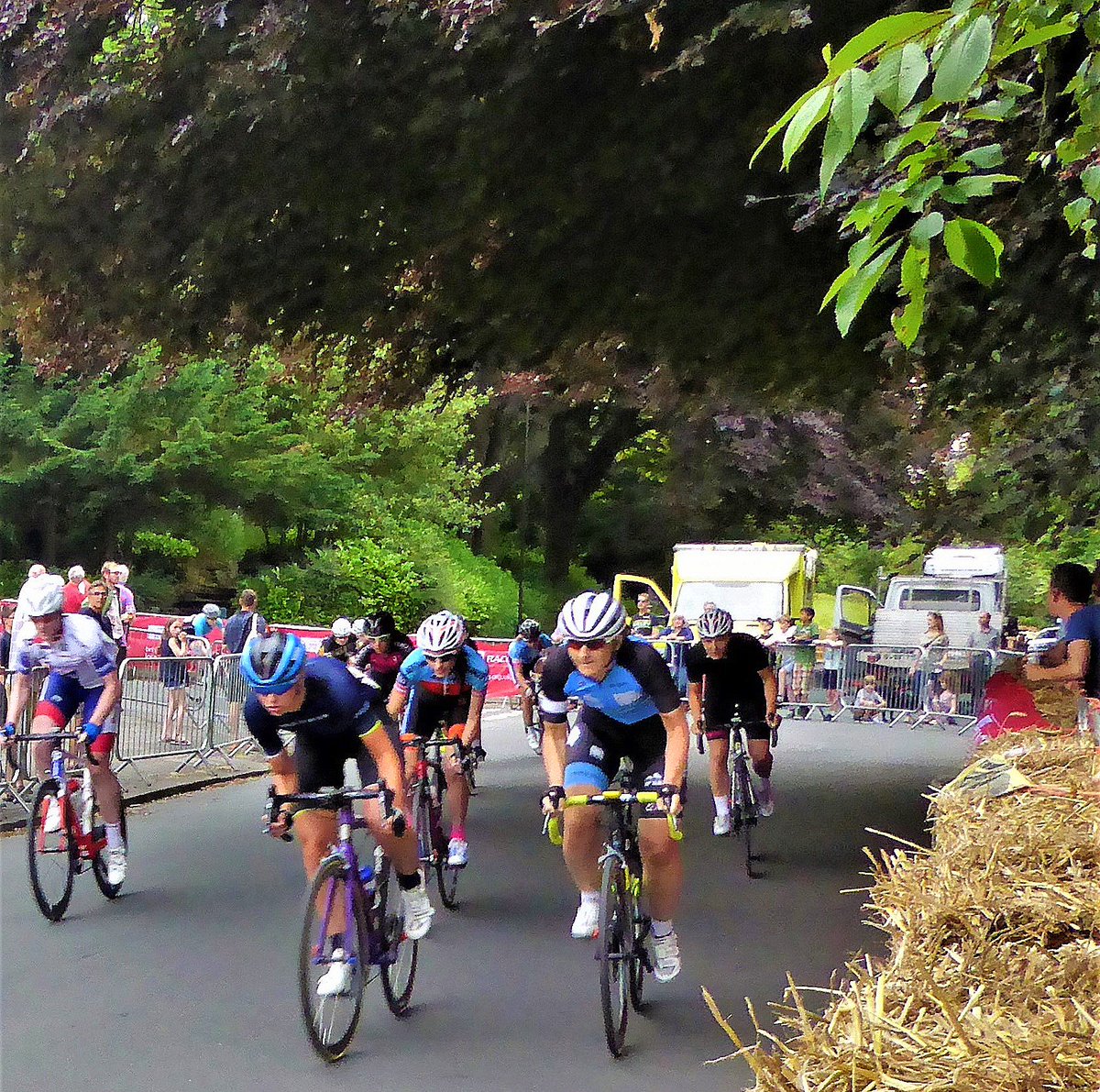 IreneSandraD's tweet photo. @IlkleyRacing #WomenCycling #Yorkshire A fun evening, as usual. Well Done to all!  - rained but glad the thunderstorms didn't materialise https://t.co/Mepseq0qWP