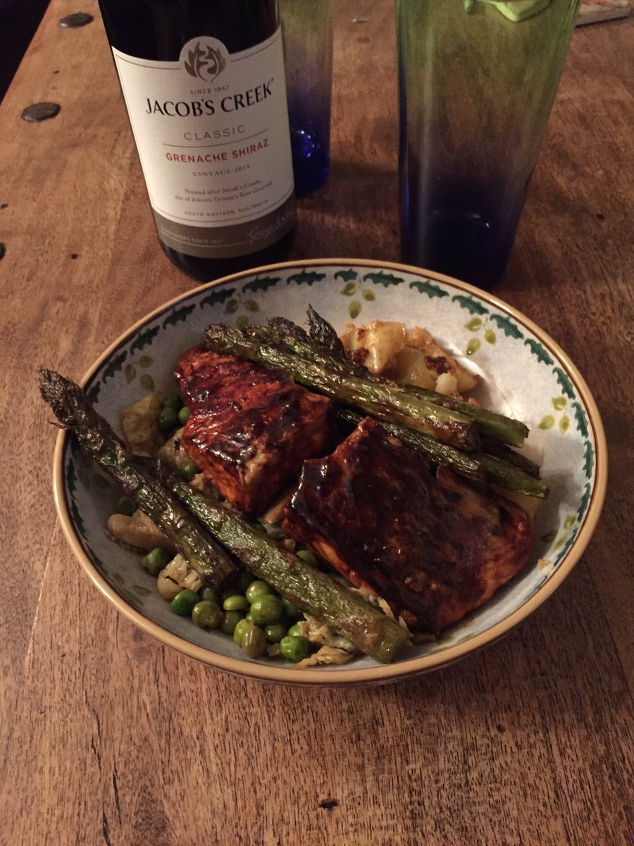 magnetess's tweet photo. Celebrating the #LongestDayOfTheYear with red wine &amp; a feast of sticky salmon, buttered asparagus, garlic potatoes, Savoy cabbage &amp; peas! https://t.co/1268NB9mR7