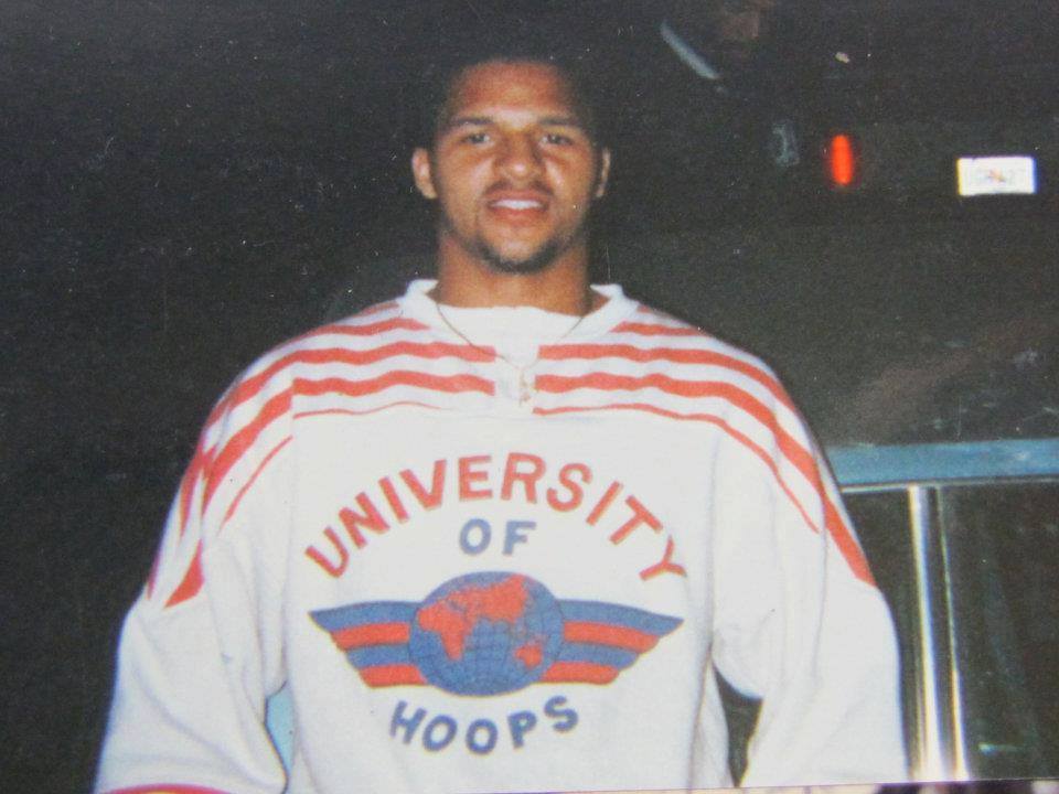 TonyTee123's tweet photo. NEW YORK DOWNTOWN ATHLETIC LEAGUE 
1991 TONY PARIS MVP, CHAMPIONSHIP, 30PPG
#TONYPARIS #TONYTEE #APARISFILMS https://t.co/fyNa99n72B