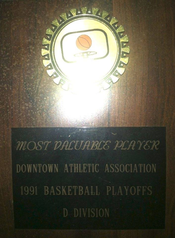 TonyTee123's tweet photo. NEW YORK DOWNTOWN ATHLETIC LEAGUE 
1991 TONY PARIS MVP, CHAMPIONSHIP, 30PPG
#TONYPARIS #TONYTEE #APARISFILMS https://t.co/fyNa99n72B