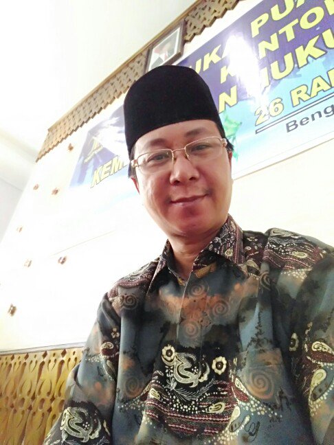 Jh2Abi's tweet photo. Tarik nafas dalam-dalam. Lalu hembuskan pelan-pelan. Sepanjang oksigen terus dihirup dan sebanyak apapun yang ... https://t.co/BVJRLaCFLD https://t.co/2dAfv5iRPD