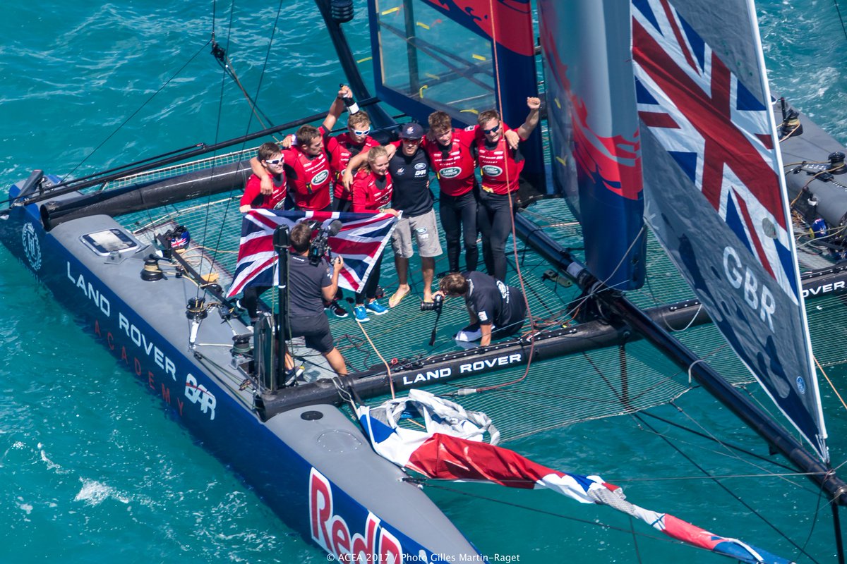 RBYAC's tweet image. Dramatic conclusion to the 2017 Red Bull Youth America's Cup! @LandRoverBAR take the title, results and more here: bit.ly/2sVDQpo