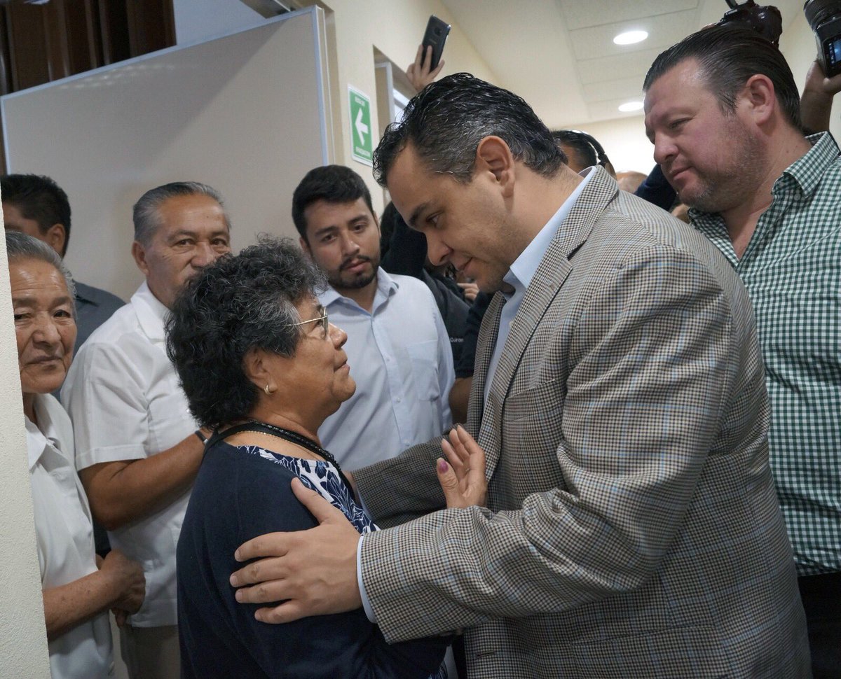 Fer_MercadoG's tweet photo. ¡¡Muchas gracias Coordinador @IBetanzosMTDF y Dip @Luis_GQM x su apoyo para que la Casa del Adulto Mayor fuera una realidad!! https://t.co/jSKBHBUe0u