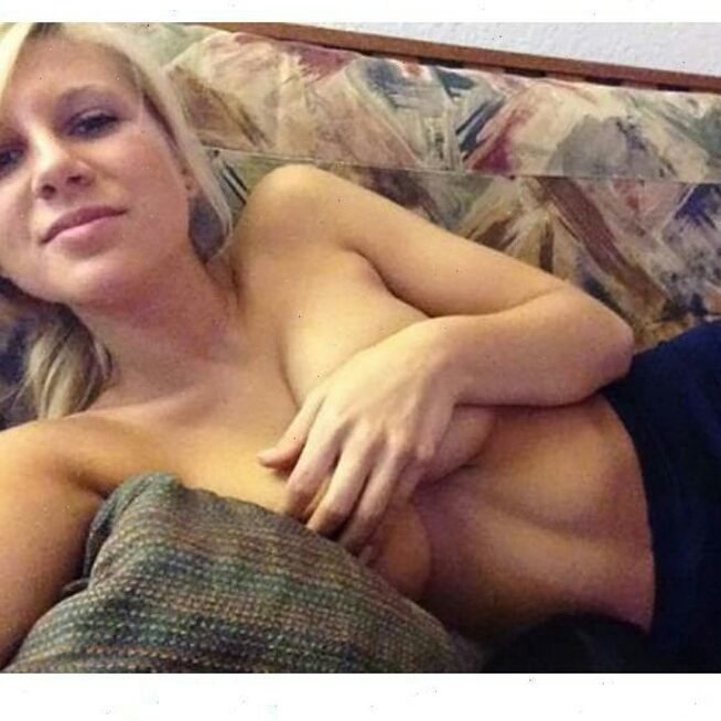 LiefdeVrouwen's tweet photo. Zin in heerlijke seks? -> https://t.co/fOs08bBbjw #ero #erotiek #neuken #seks #sex #daten #porno https://t.co/X63ele6ayk