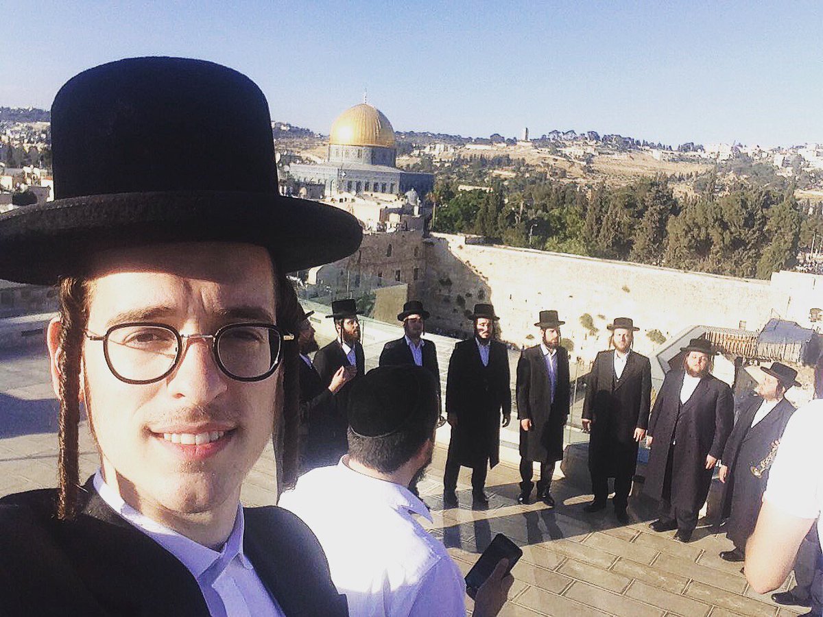 Dudi Knopfler (@dudiknopfler) on Twitter photo Live from the set of a beautiful music video being worked on for later this Summer for #DudiK1 with the incredibly talented <a href="/MalchusChoir/">מקהלת מלכות</a> Live from the set of a beautiful music video being worked on for later this Summer for #DudiK1 with the incredibly talented <a href="/MalchusChoir/">מקהלת מלכות</a>