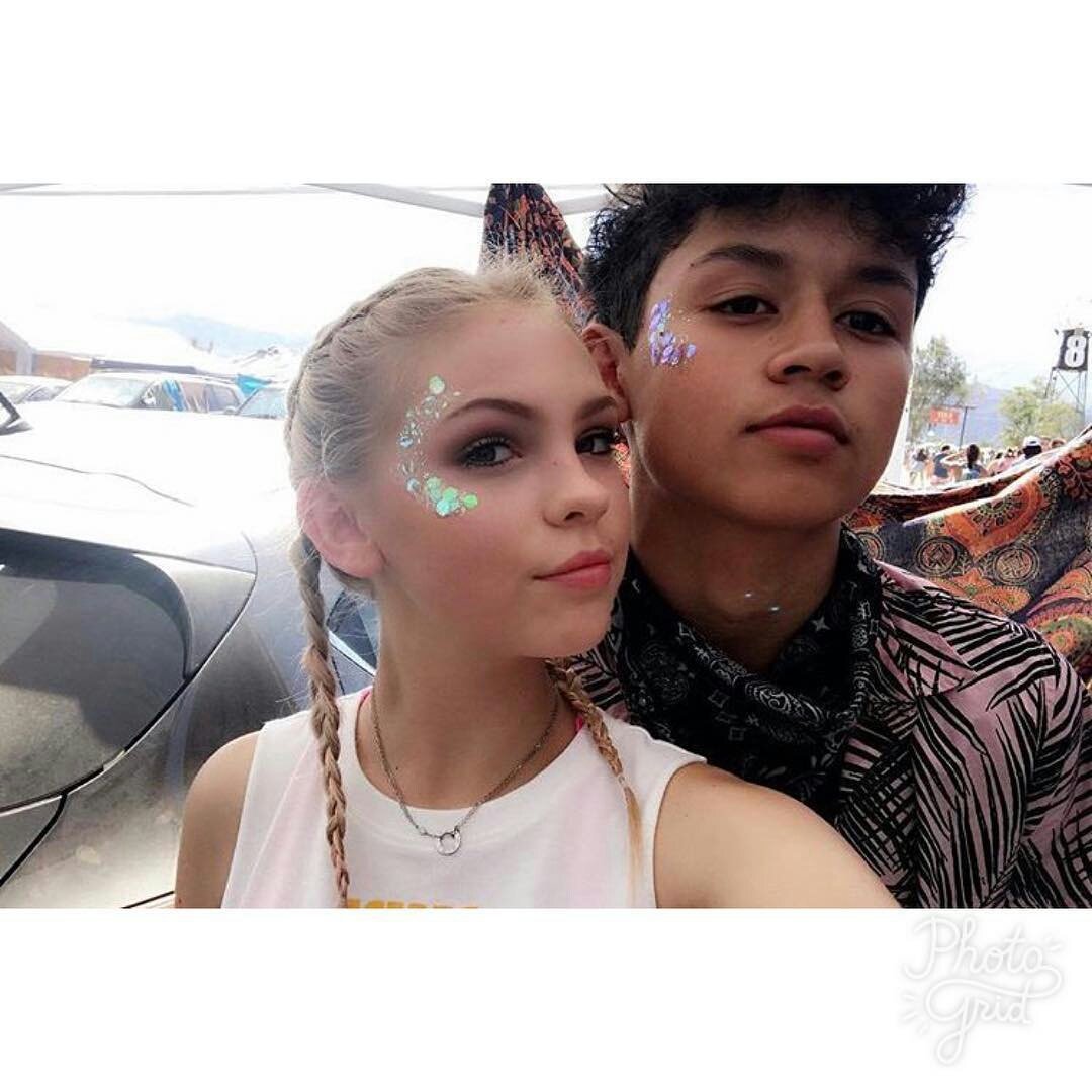 thosebradyn's tweet photo. AWW 😭😍 @JJJordynjones @BeyondBrandon https://t.co/tHrM0tTMxU