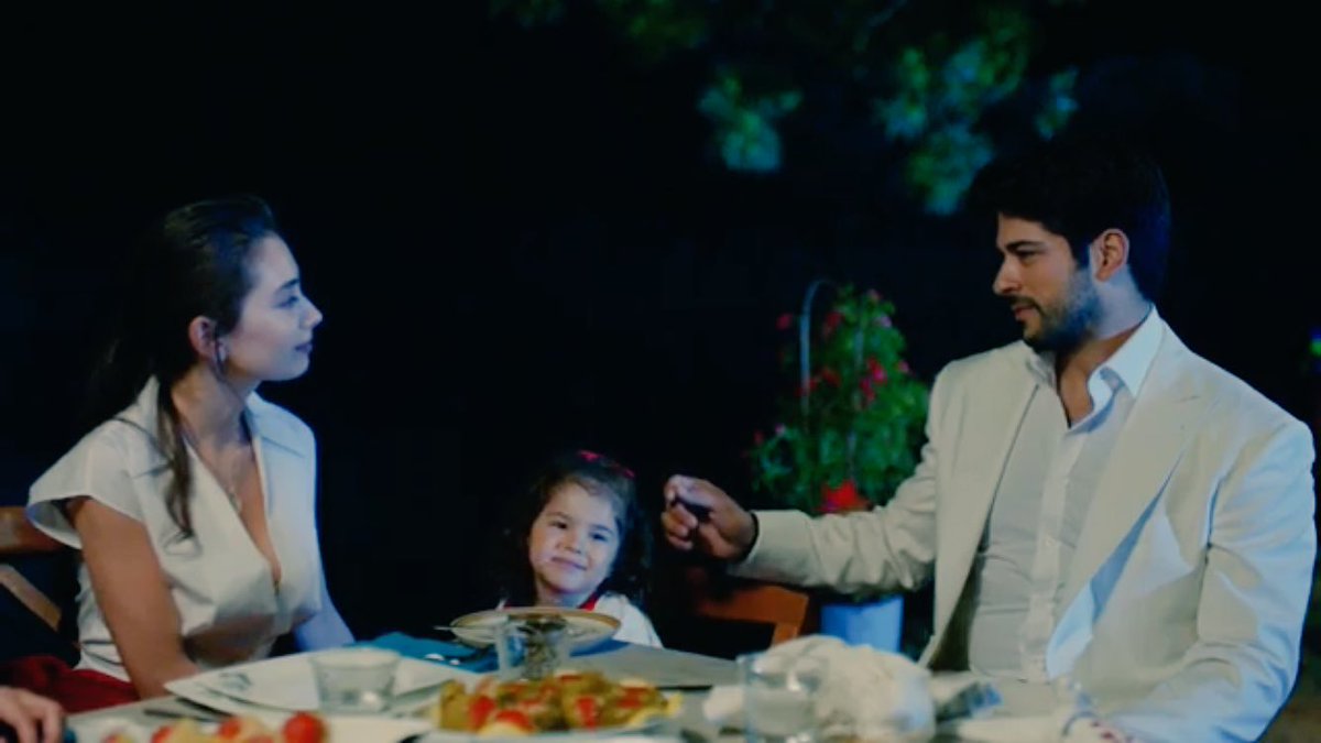 enguzeldiziler's tweet photo. #KaraSevda AyYapım #NihKem Böylece bir mutlu son diyemeyiz ama Kara Sevdamız burda son vermiştir elveda Kara Sevda 😭🖤🇹🇷 https://t.co/cifcttbjGe