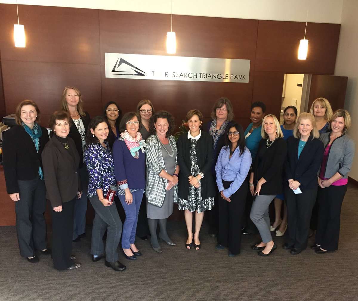 reacHIRE's tweet photo. Currently accepting applications for Power Up Training in @CityofSeattle! Check it out and share with a friend. https://t.co/tNyYqa8ixh https://t.co/nSDkQO1wFD