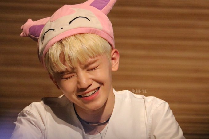 DC4Xo-RWsAIcdci?format=jpg&name=small