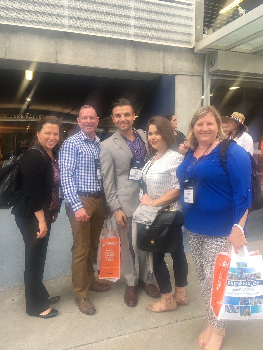 sparkm285's tweet photo. @nsincevich @devinlharvey #TeamSET @NAAEduConf https://t.co/L4NaV82nys