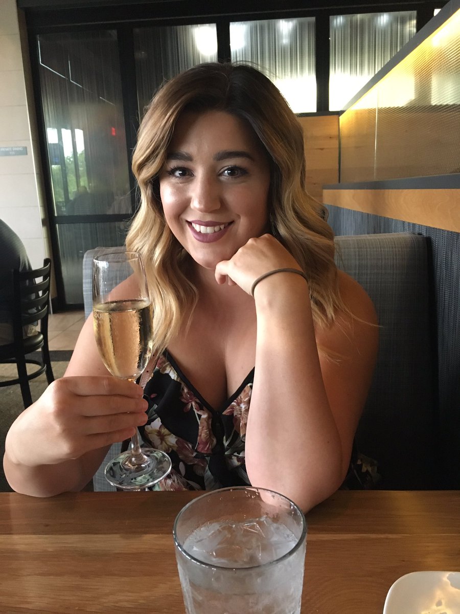 Anniversary dinner at Coopers Hawk Winery! Happy Anniversary beautiful😘 @mollyyyjean #GoingStrong #AlmondChampagne #Happy4yearsBaby