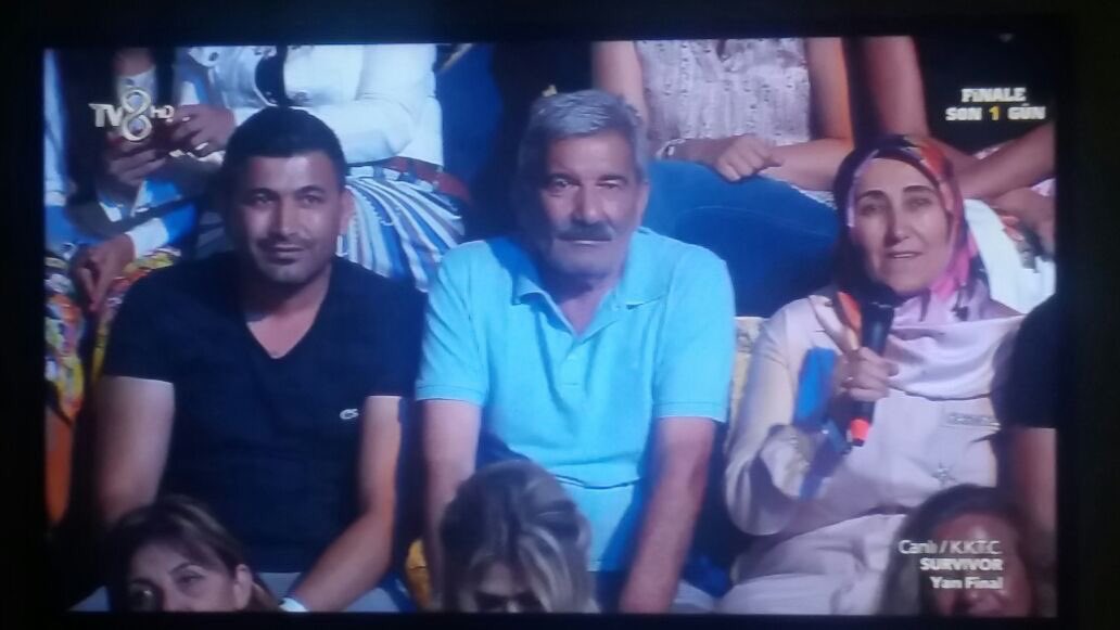 AK_resmifan's tweet photo. #akfc #sşfc tşk daha büyük bir aile olduk finalde rehavete kapılmadan sms yüklenmemiz lazım son adım kaldı..!#survivor https://t.co/NbFSRyYJw5
