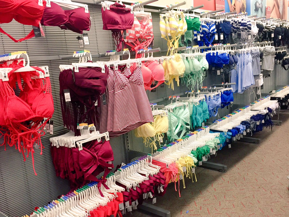 Swim rainbow at 1801 🌈👙☀️#JustKeepSwimming @ncraynon <a href="/Jfofana16/">Jenneba Fofana</a>