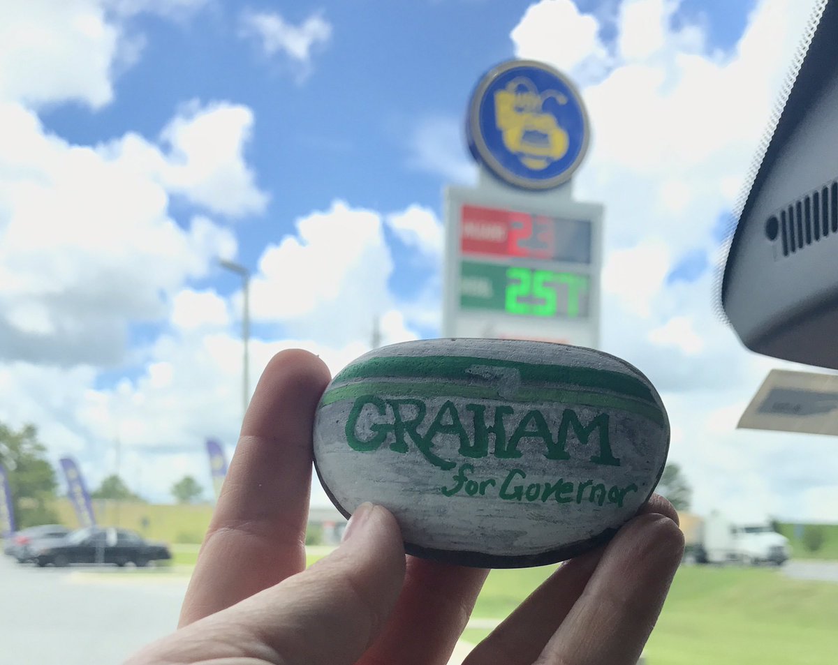 GrahamRocks18's tweet photo. You just never know who you'll run into at the Bee! @GwenGraham #GrahamForGovernor2018 https://t.co/nvUPvAvFhM