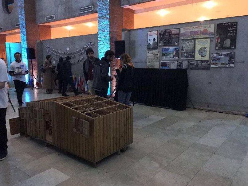 TECHOChile's tweet photo. ¡Todos conmemorando #Los20 años! Muchas gracias @Pisco_Mistral @MisionesdRengo @GridoChile @EspacioRiesco @CervezaCristal https://t.co/JzISI0U2rs