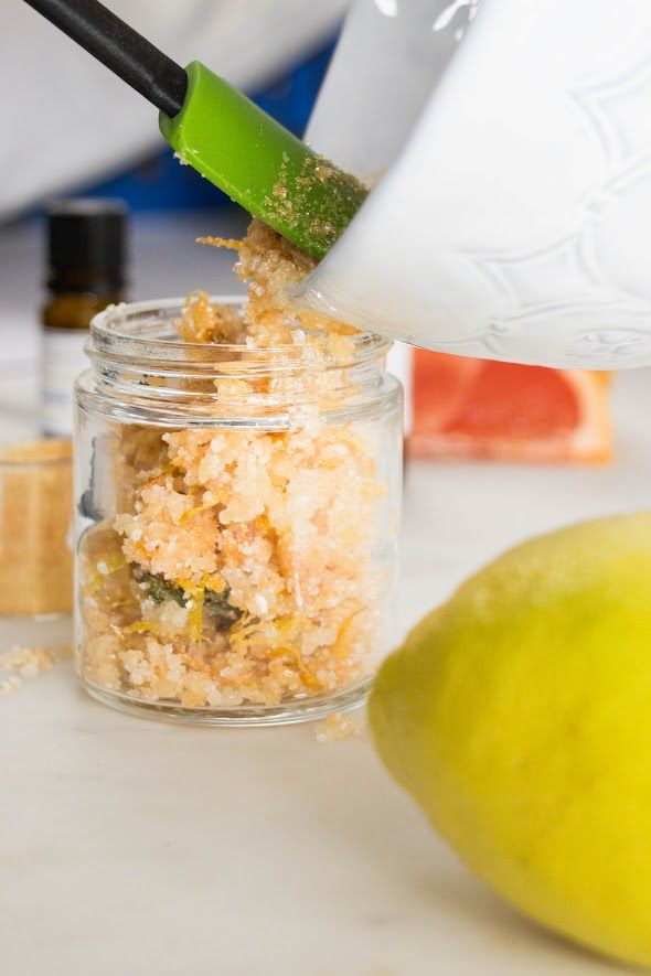 KolyaNaturals's tweet photo. We are obsessed with this body scrub 🍊🍋 In less than 5 minutes, you can make your own at our 109 St. Blending Bar #yeg #diybodyscrub #citrus https://t.co/jTpLsgGqLy