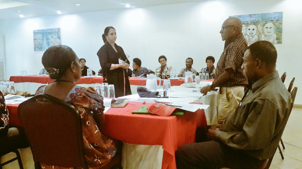 AbigailEChang's tweet photo. #Kamaliki Centre Manager: "To teach #FinancialEducation properly we must apply financial mgmt basics ourselves." #FinEdPNG #TeacherTraining https://t.co/TTIzyEC6NQ