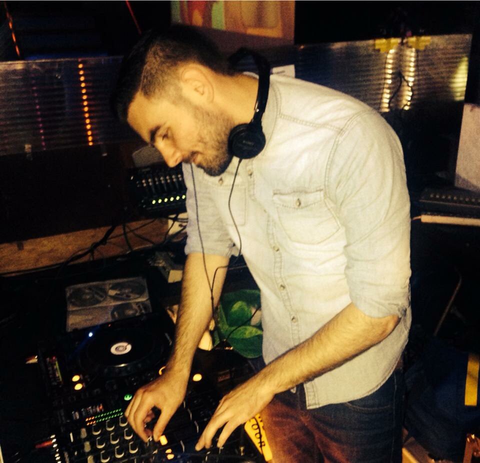 darranwallace's tweet photo. Join me this Friday at Quays Bar, Portrush &amp; Saturday at Shenanigans Venue, Portstewart. 🎧 https://t.co/sAbpGQhcVN