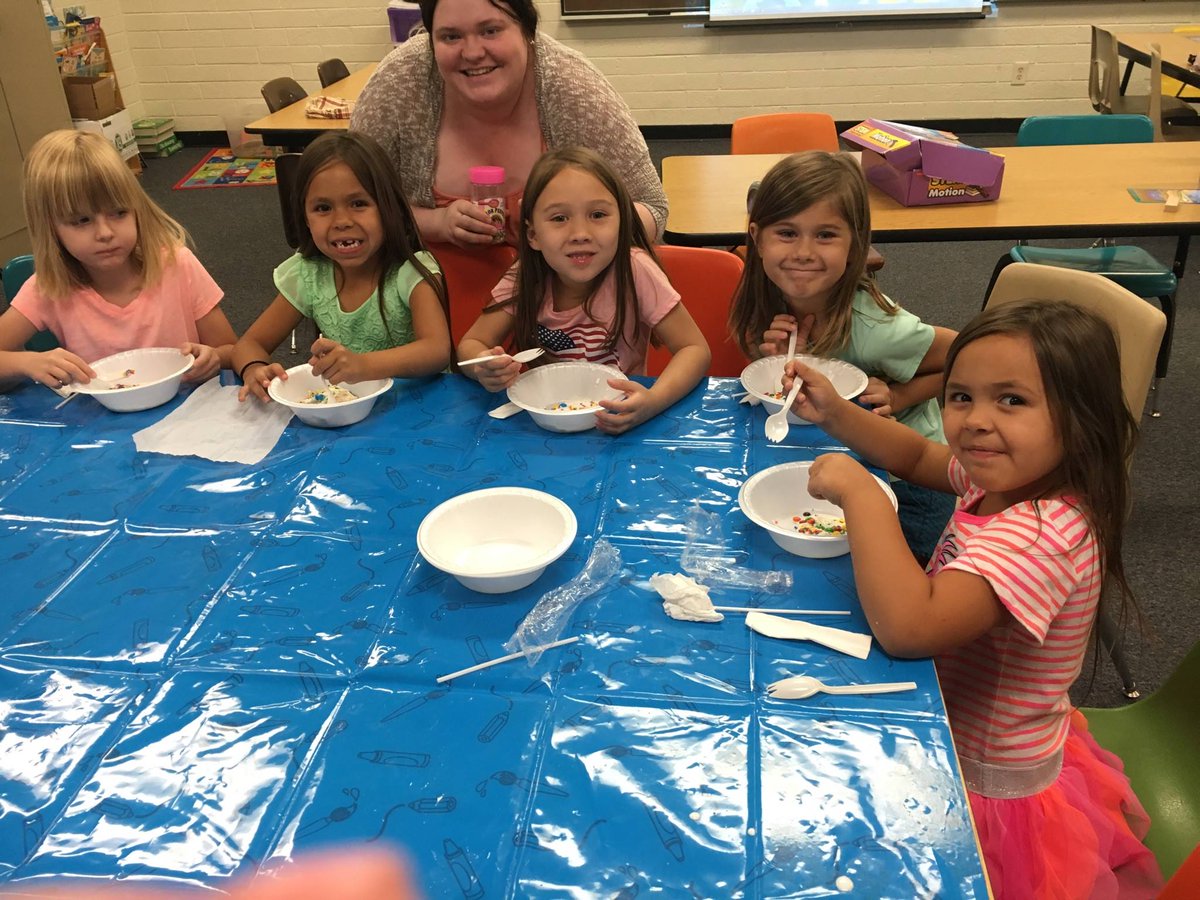 PeoriaUnified11's tweet photo. They are keeping cool at Summer EdCamp! Today campers created homemade ice cream. Register now for Summer EdCamp: https://t.co/8r4mbpqfAS https://t.co/8JYY3MOFxT