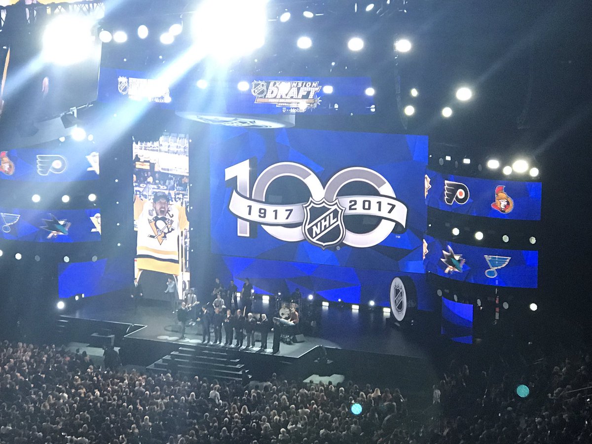 TanyaSmithRE's tweet photo. Vegas Golden Knights!! #vegasdraft #NHLAwards https://t.co/Y269UTzQVp