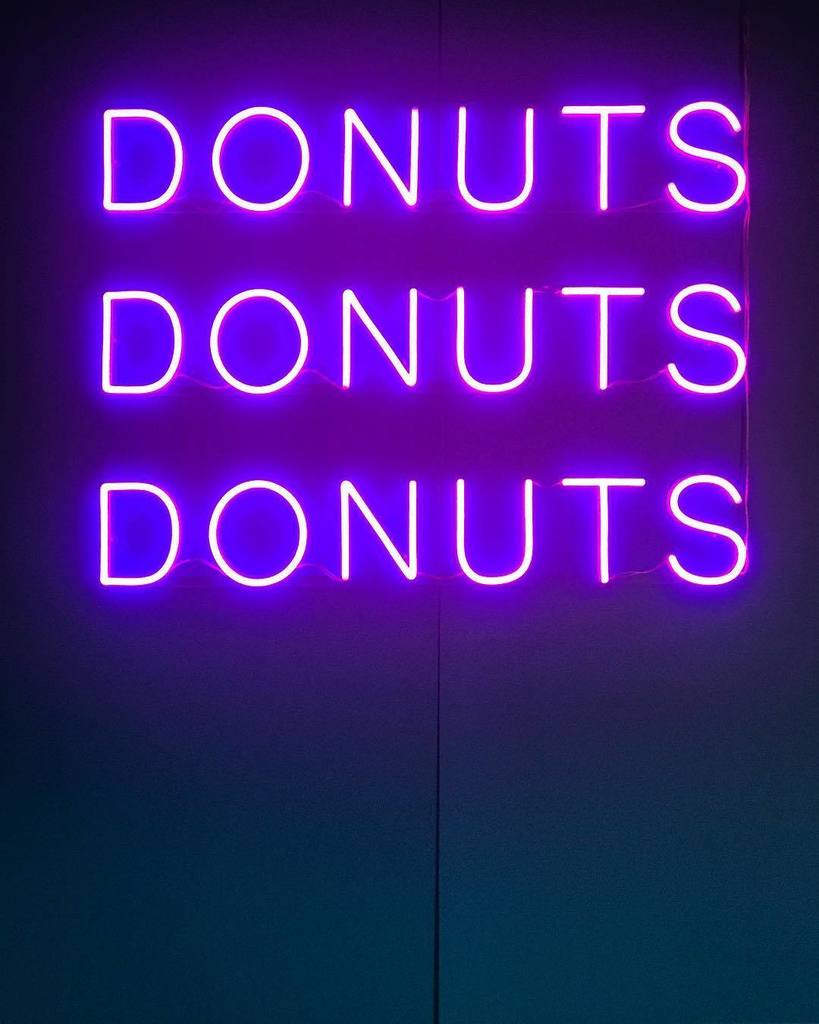 Brendon923's tweet photo. Celebrating the end of our #TMSummit2017 with Donuts! Good work @ticketmaster! https://t.co/o6XXwWaLro https://t.co/inxzInlGa9