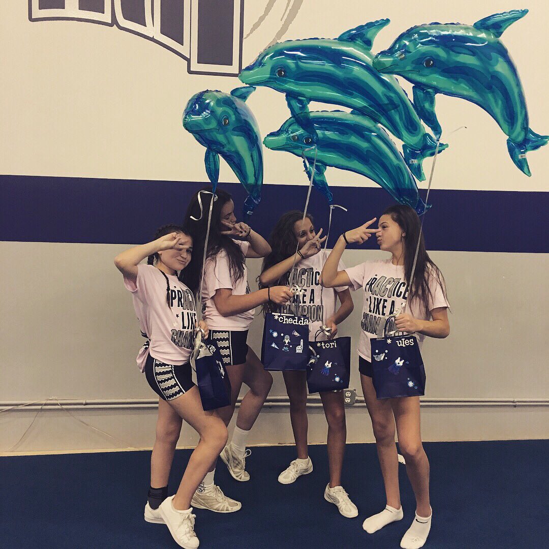 OLSSvarscheer's tweet photo. Congratulations to our 2017-2018 Varsity Captains! We are so proud 💙💫 https://t.co/yoxegKx0Wq