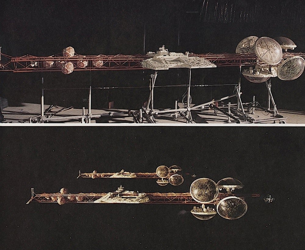 Foca Twitter પર サイレントランニングのヴァリーフォージ号 デザインソースは大阪万博のエキスポタワーなんだろうか