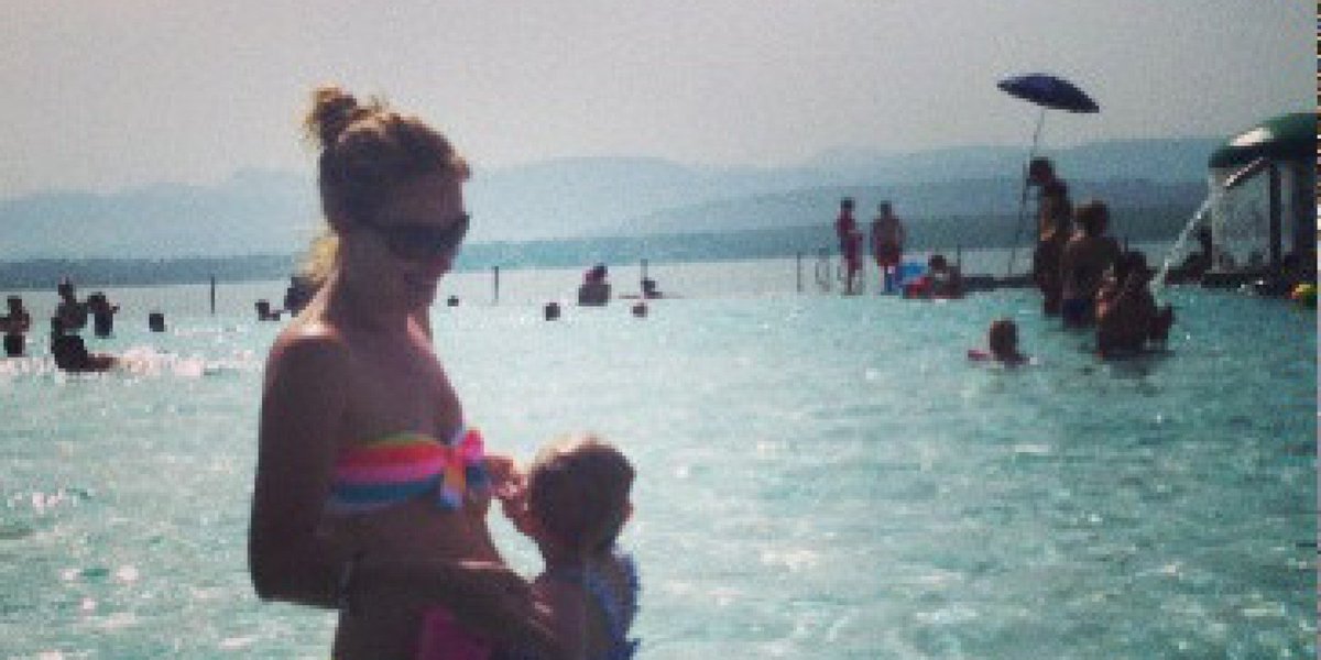 HuffPostFamily's tweet photo. To the 30-something moms: https://t.co/AFPzvL854j https://t.co/0cF56iYVcG