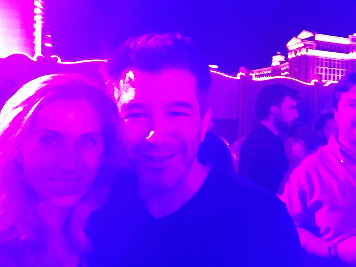 fffabulous's tweet photo. #internationalselfieday #appropriate #onceaboss #alwaysaboss #weareUberpink #nofilter #BOOM https://t.co/L6Z2e5rxbG