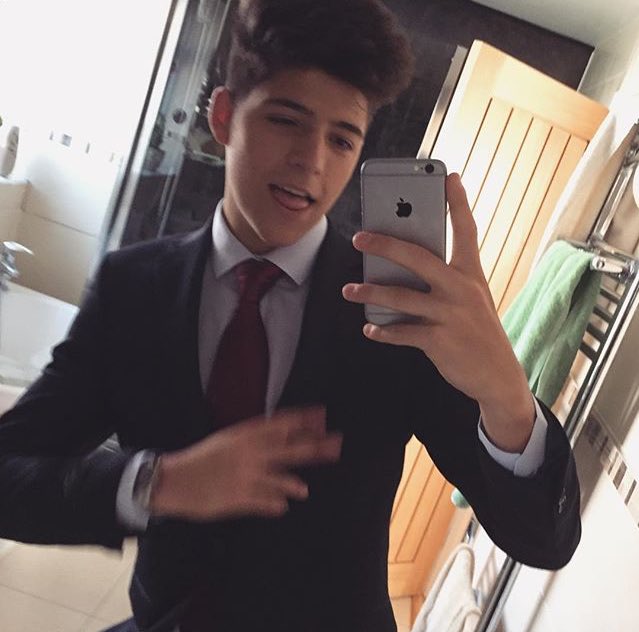 TRAGICMORRIS's tweet photo. ❤️😍 https://t.co/BRRhCVFY3Z