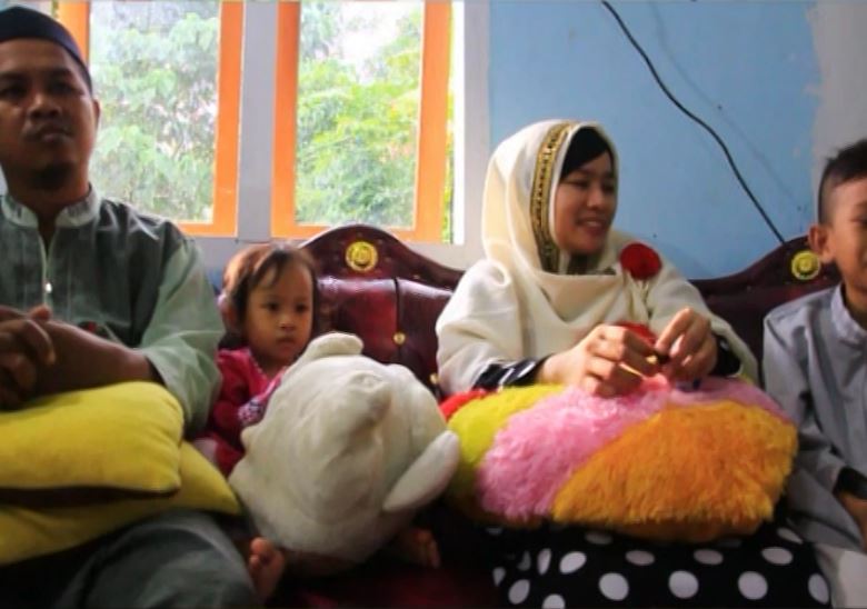 "Semoga kedepannya nanti kami orang tua Enri semakin semangat belajar Al Quran dan menjadi keluarga Hafiz Quran" #BerkahHI2017