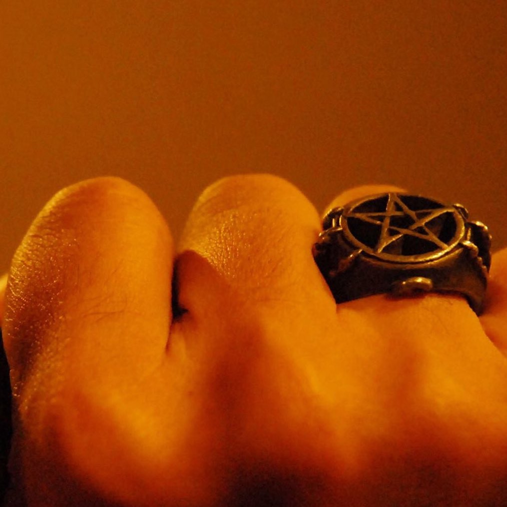 #NewProfilePic #BluesTrafficking #raksasaband #new #single #Musikeras #CrackedIt