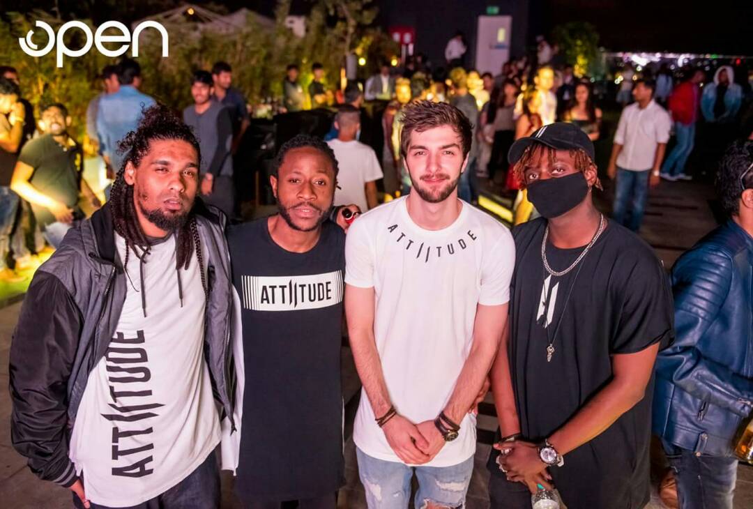 myattiitude's tweet photo. The #AmGuilty gang lookin' fly at Skydeck - VR, Bengaluru. 
#Myattiitude #hiphop #peace #love #unity #alternative https://t.co/cxRdcgENCs